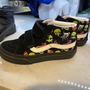 Monster van shoes